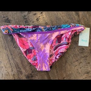 Maaji reversible bathing suit bottoms. NWT. Size L
